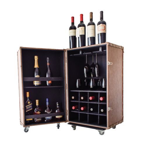 Hotel Selección Vinos Espumantes Whisky Trunk